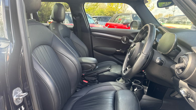 MINI Hatchback 2.0 Cooper S Exclusive 5dr Auto Petrol Hatchback